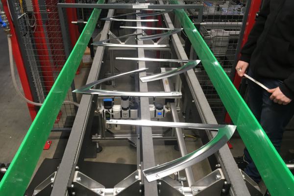 Timing belt conveyor in automotive industry